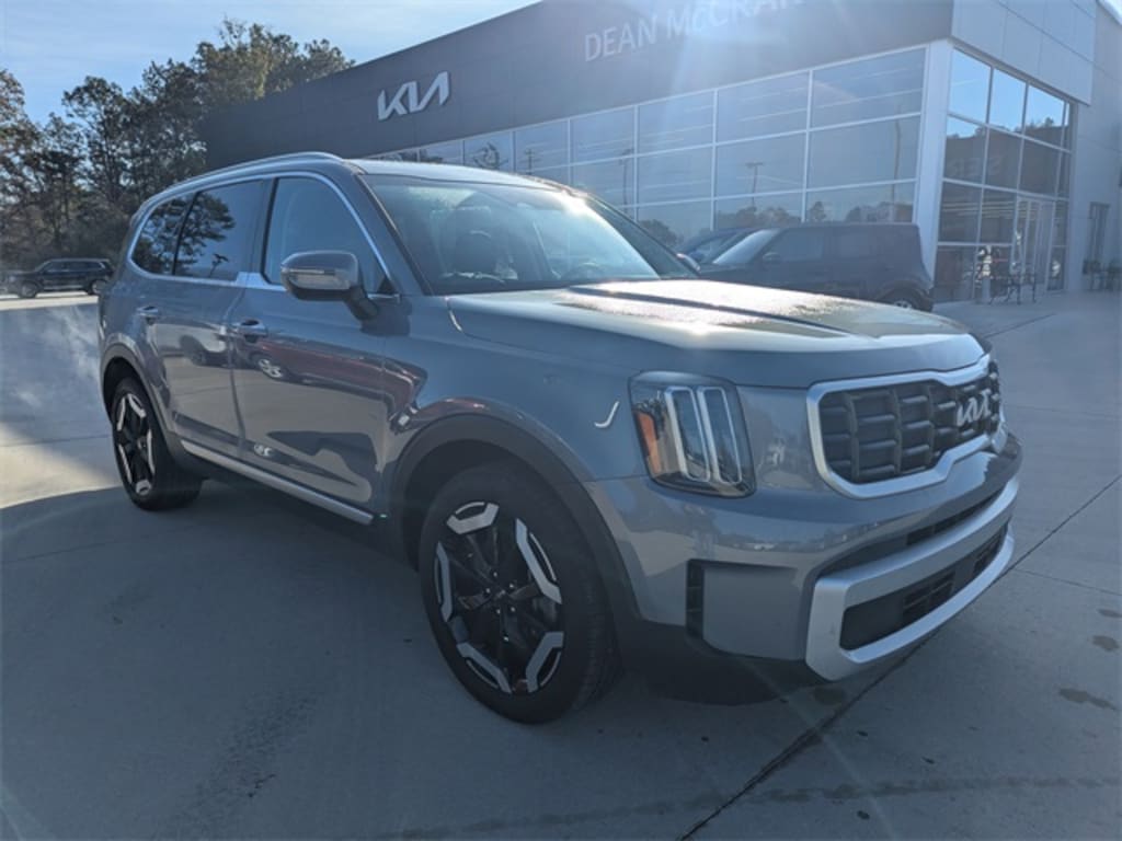Used 2024 Kia Telluride S SUV