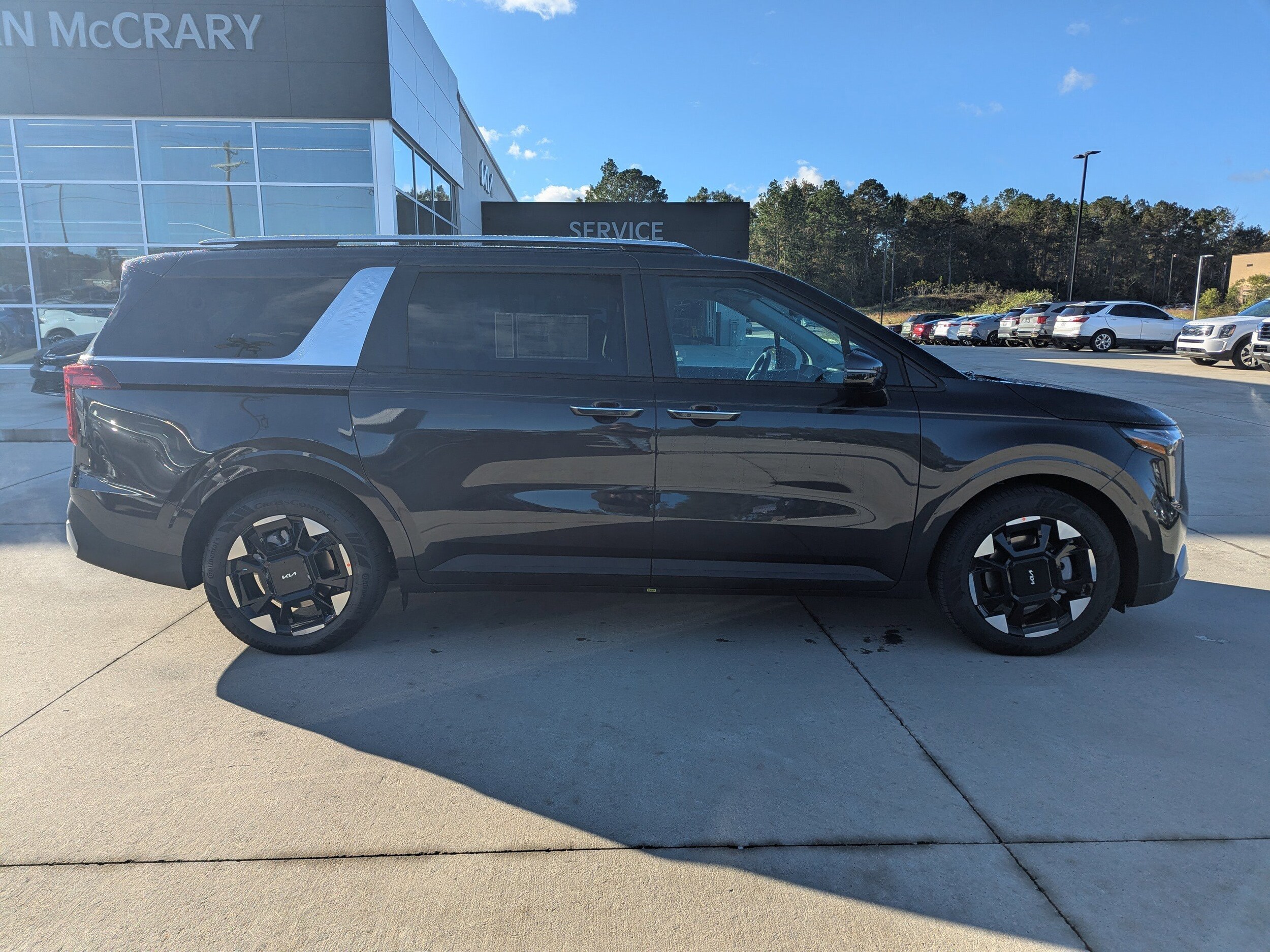 2026 Kia Carnival EX photo 2