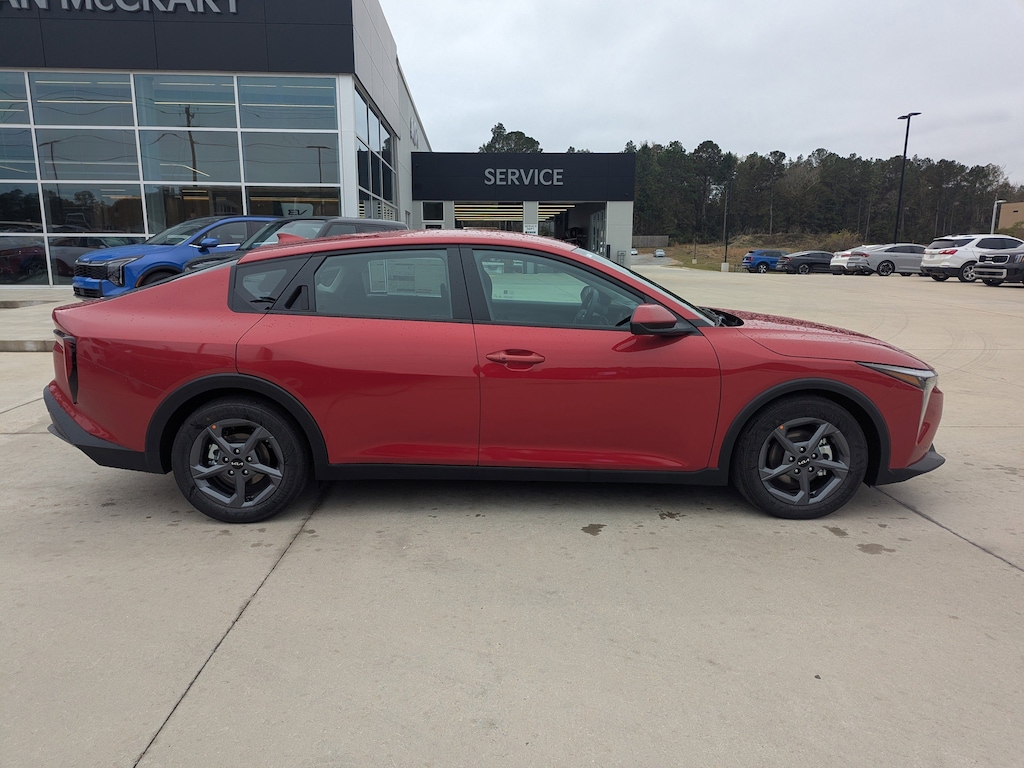 New 2025 Kia K4 LXS Sedan