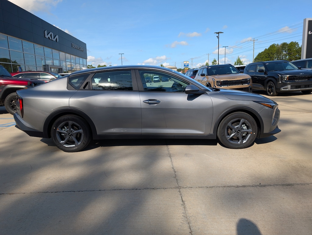 New 2026 Kia K4 LXS Sedan