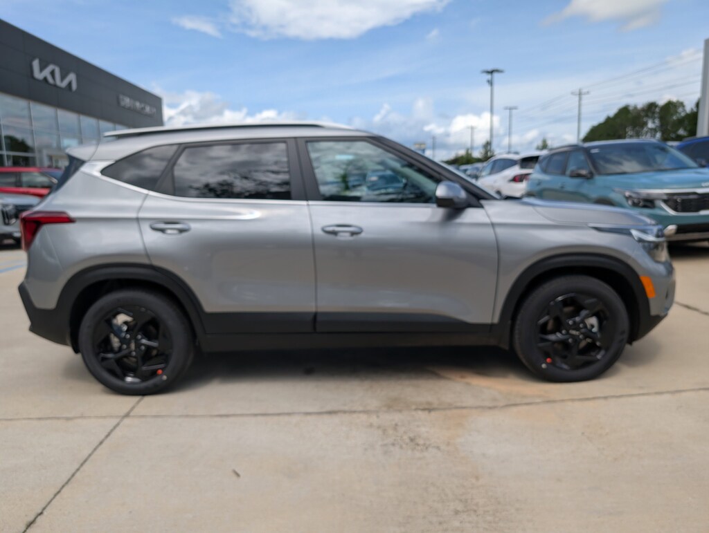 New 2026 Kia Seltos EX SUV