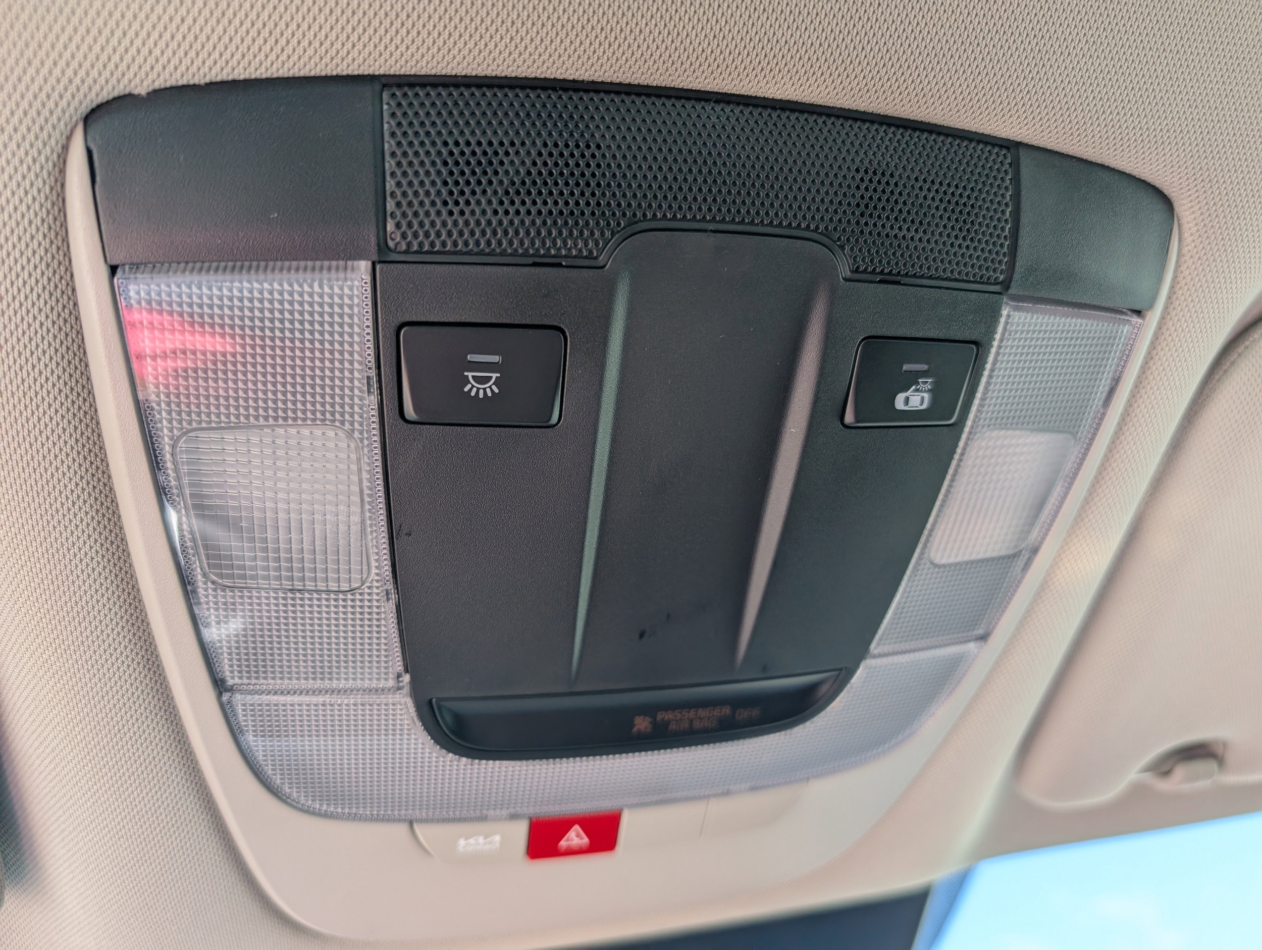 2025 Kia K5 LXS - Photo 12