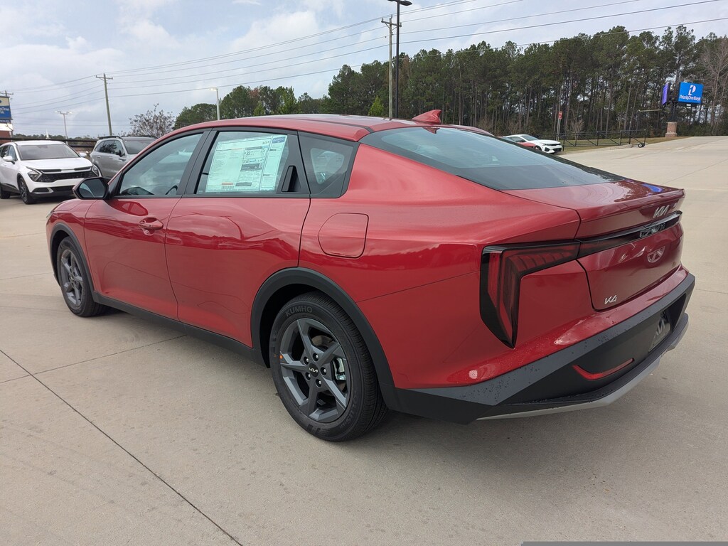 New 2025 Kia K4 LXS Sedan