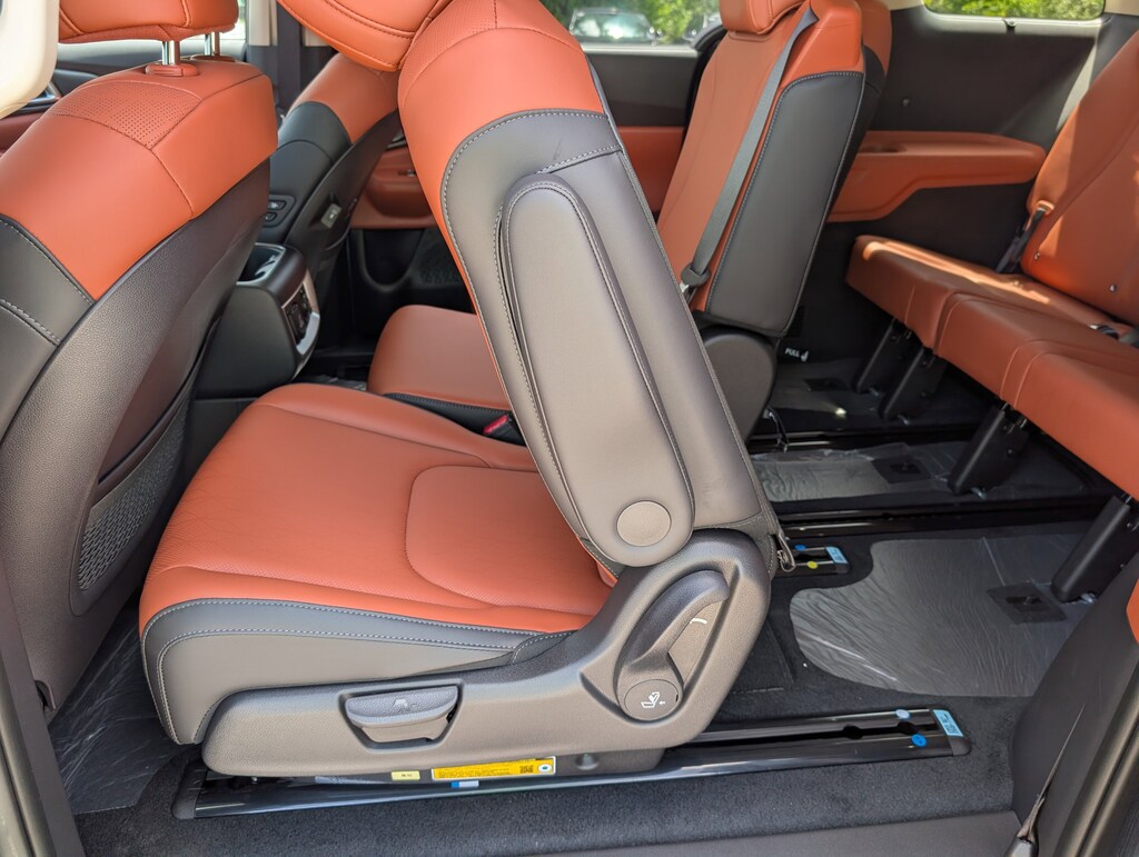 New 2026 Kia Carnival SX Van Passenger Van