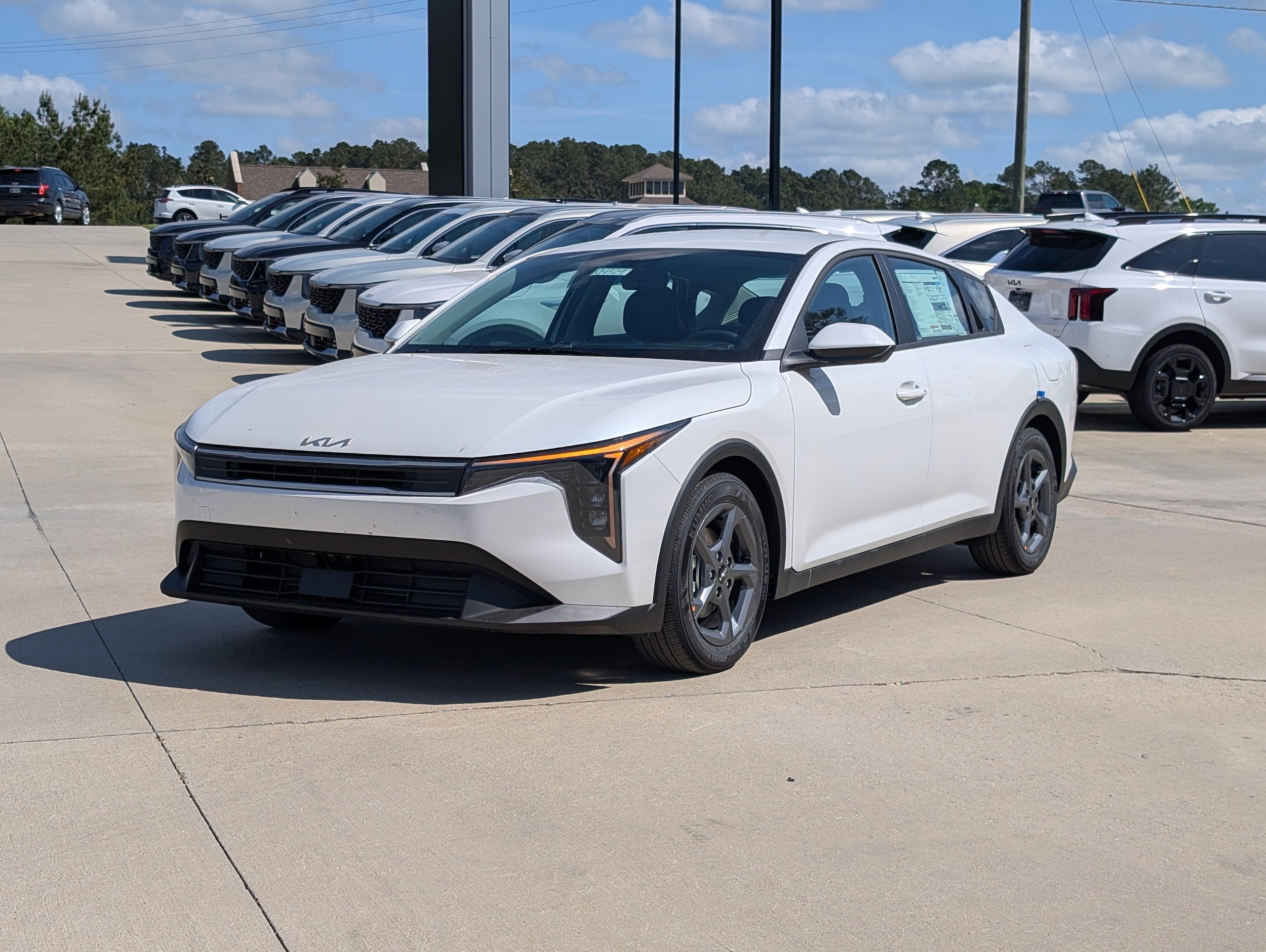 2026 Kia K4 LXS AT's photo