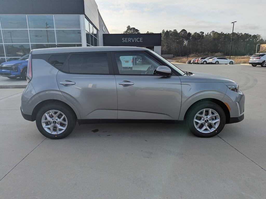 New 2025 Kia Soul LX Hatchback