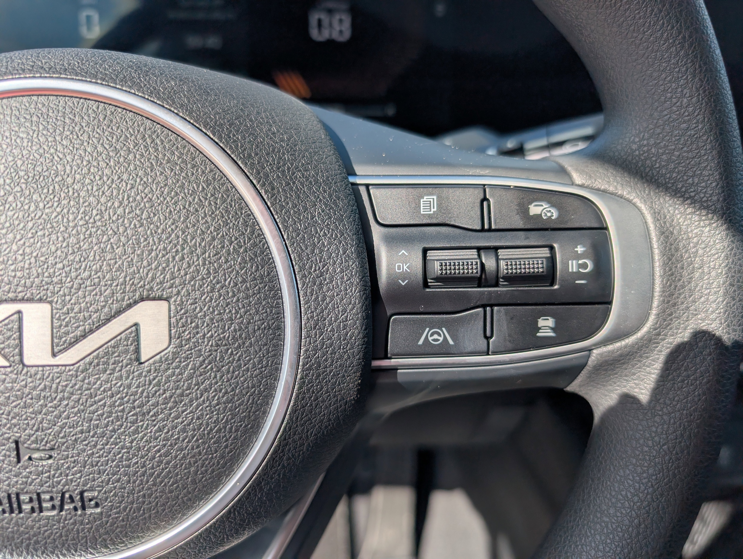 2025 Kia K5 LXS - Photo 20