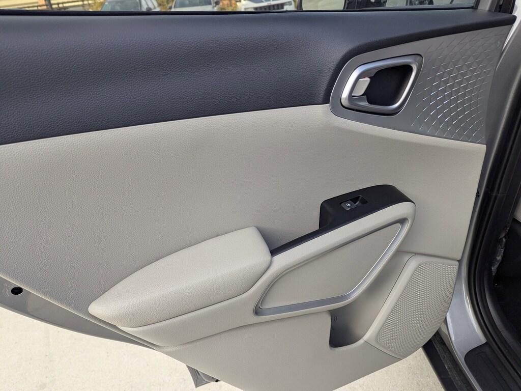 New 2025 Kia Soul LX Hatchback