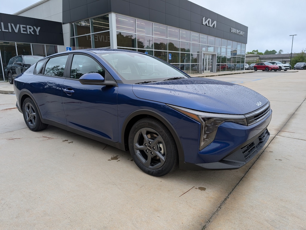 New 2026 Kia K4 LXS Sedan