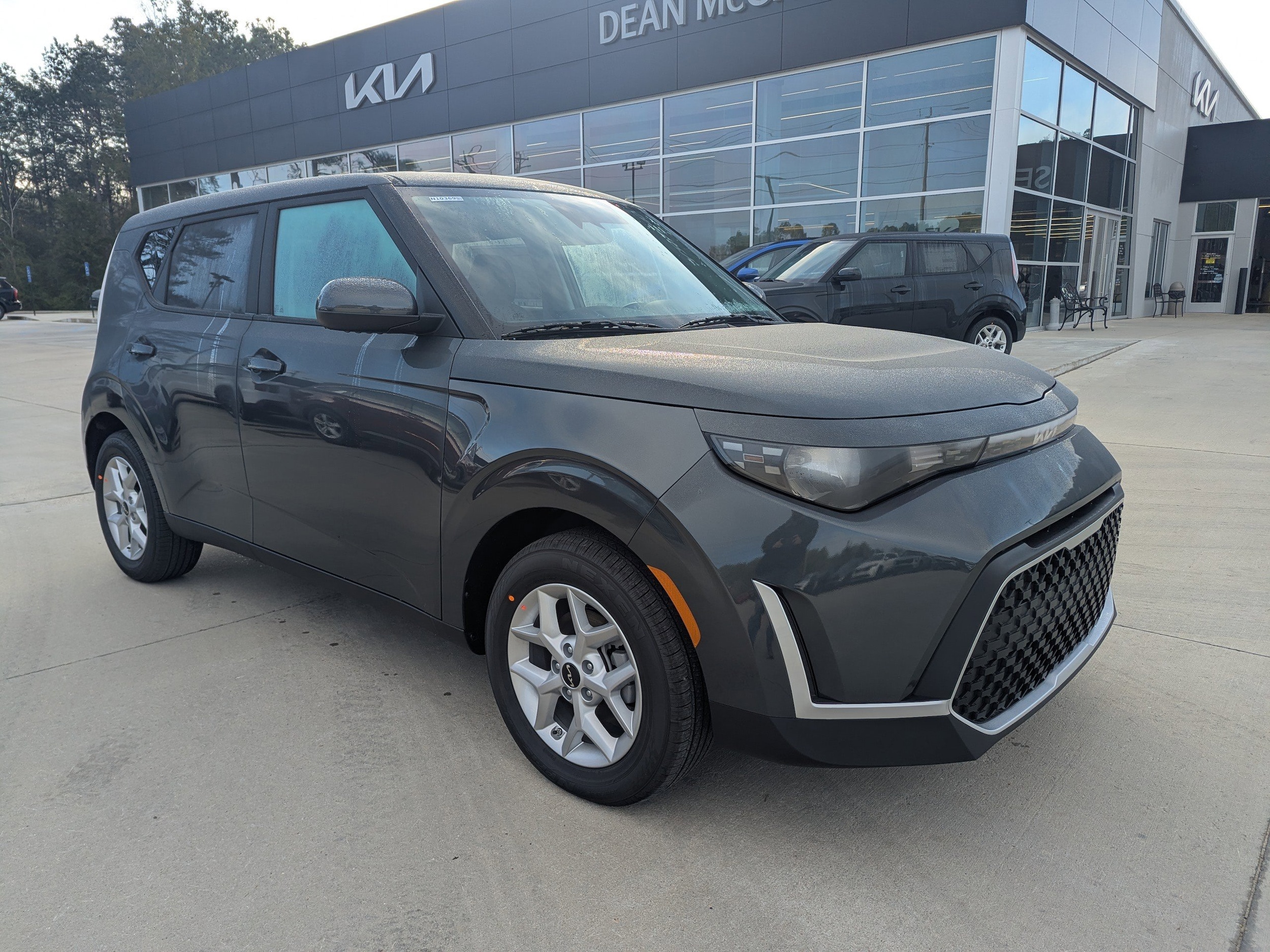 2025 Kia Soul LX's photo