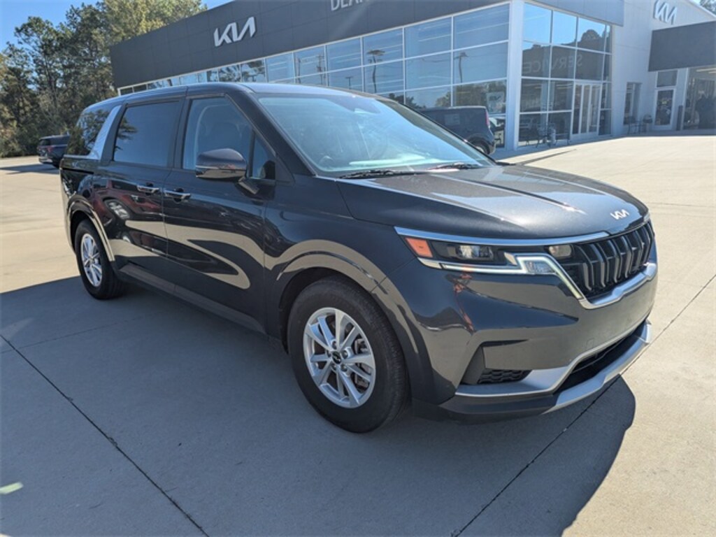 Used 2024 Kia Carnival LX Minivan/Van