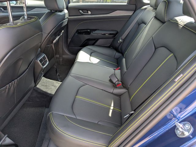 2025 Kia K5 GT - Photo 11