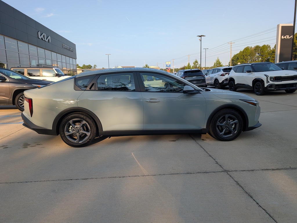 New 2026 Kia K4 LXS Sedan