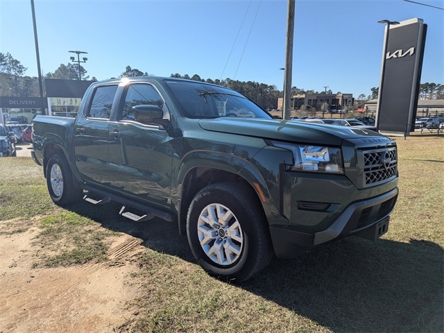 2022 Nissan Frontier SV's photo