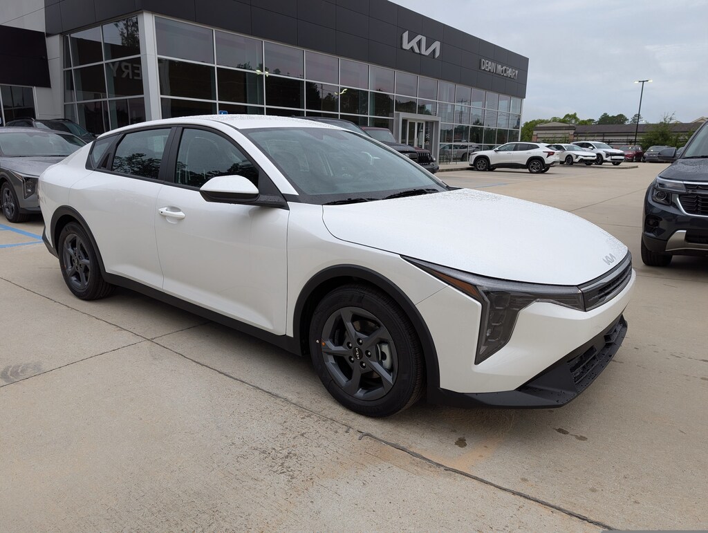 New 2026 Kia K4 LXS Sedan