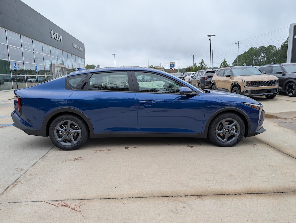 New 2026 Kia K4 LXS Sedan