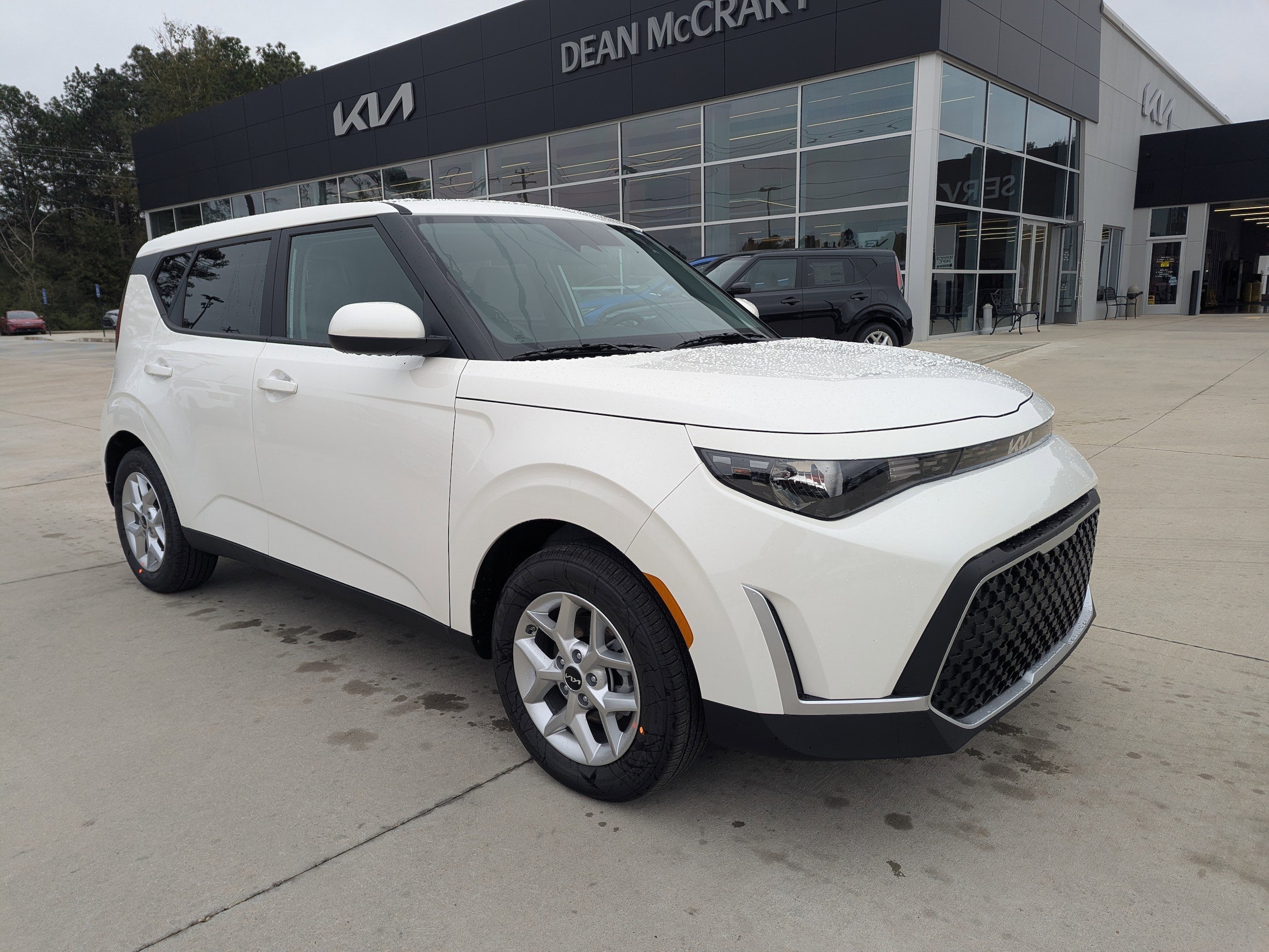 2025 Kia Soul LX's photo