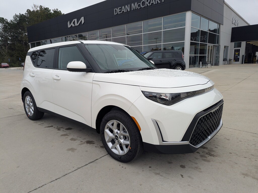 New 2025 Kia Soul LX Hatchback