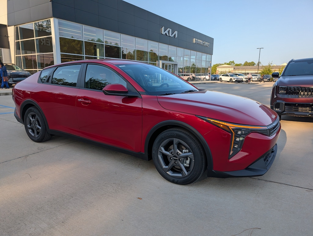 New 2026 Kia K4 LXS Sedan
