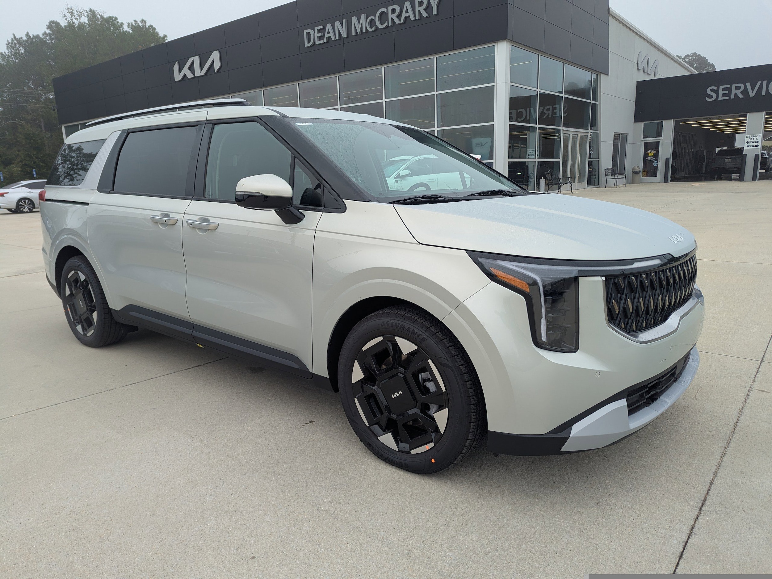 2026 Kia Carnival EX's photo