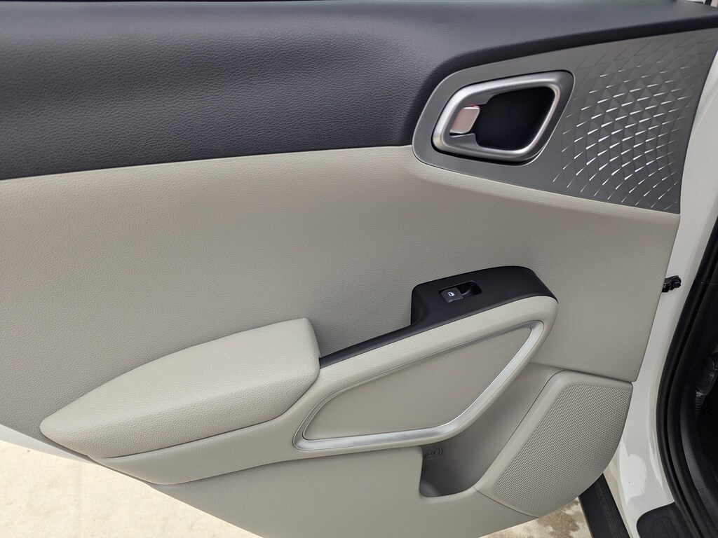 New 2025 Kia Soul LX Hatchback