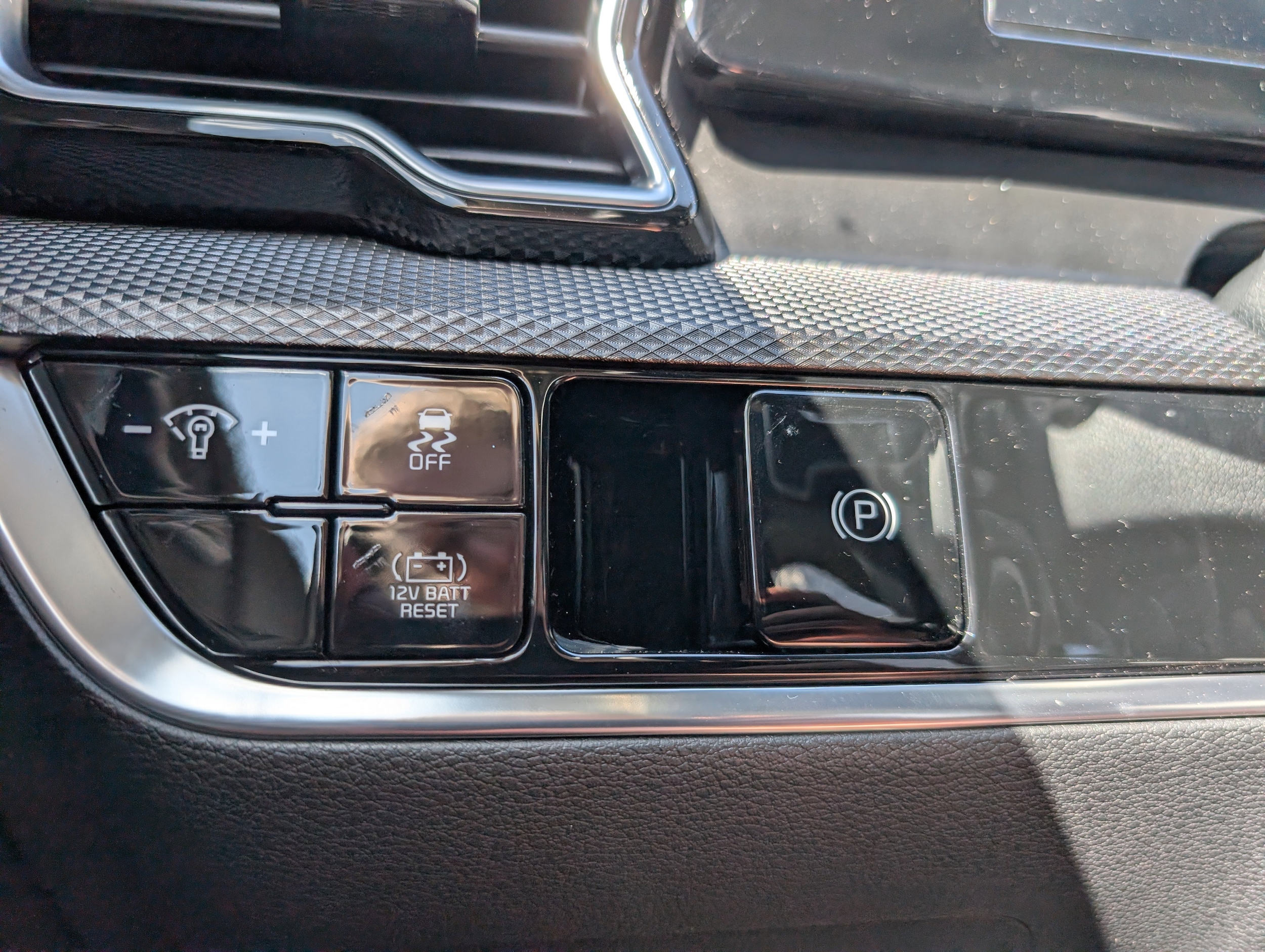 2025 Kia Sportage LX Hybrid - Photo 21