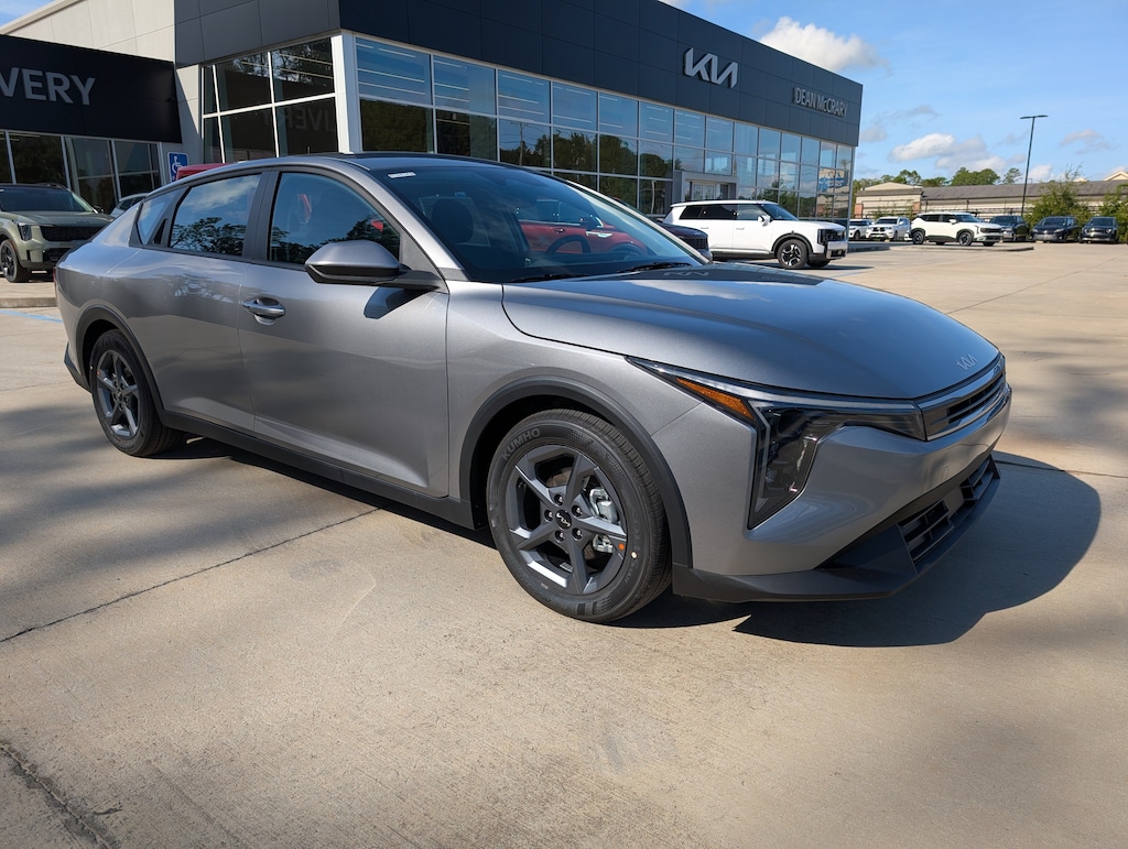 New 2026 Kia K4 LXS Sedan