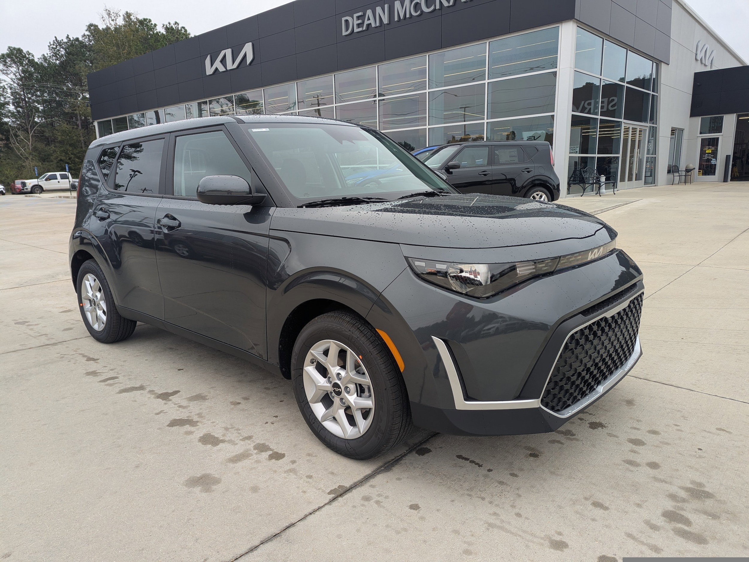 2025 Kia Soul LX's photo