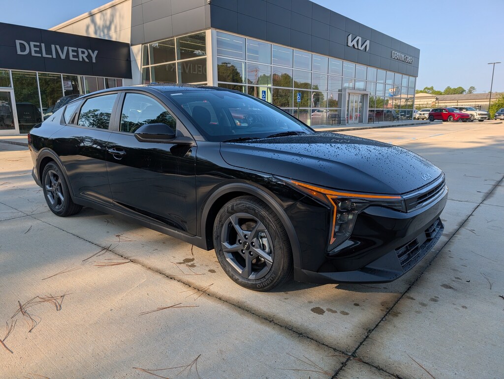 New 2026 Kia K4 LXS Sedan
