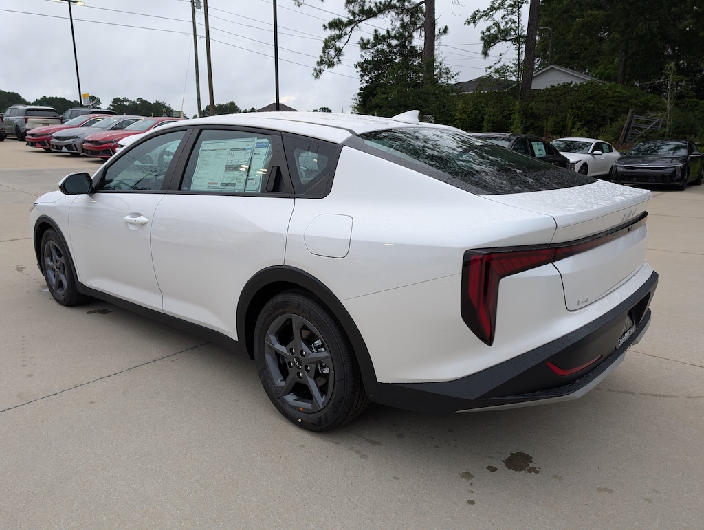 New 2026 Kia K4 LXS Sedan