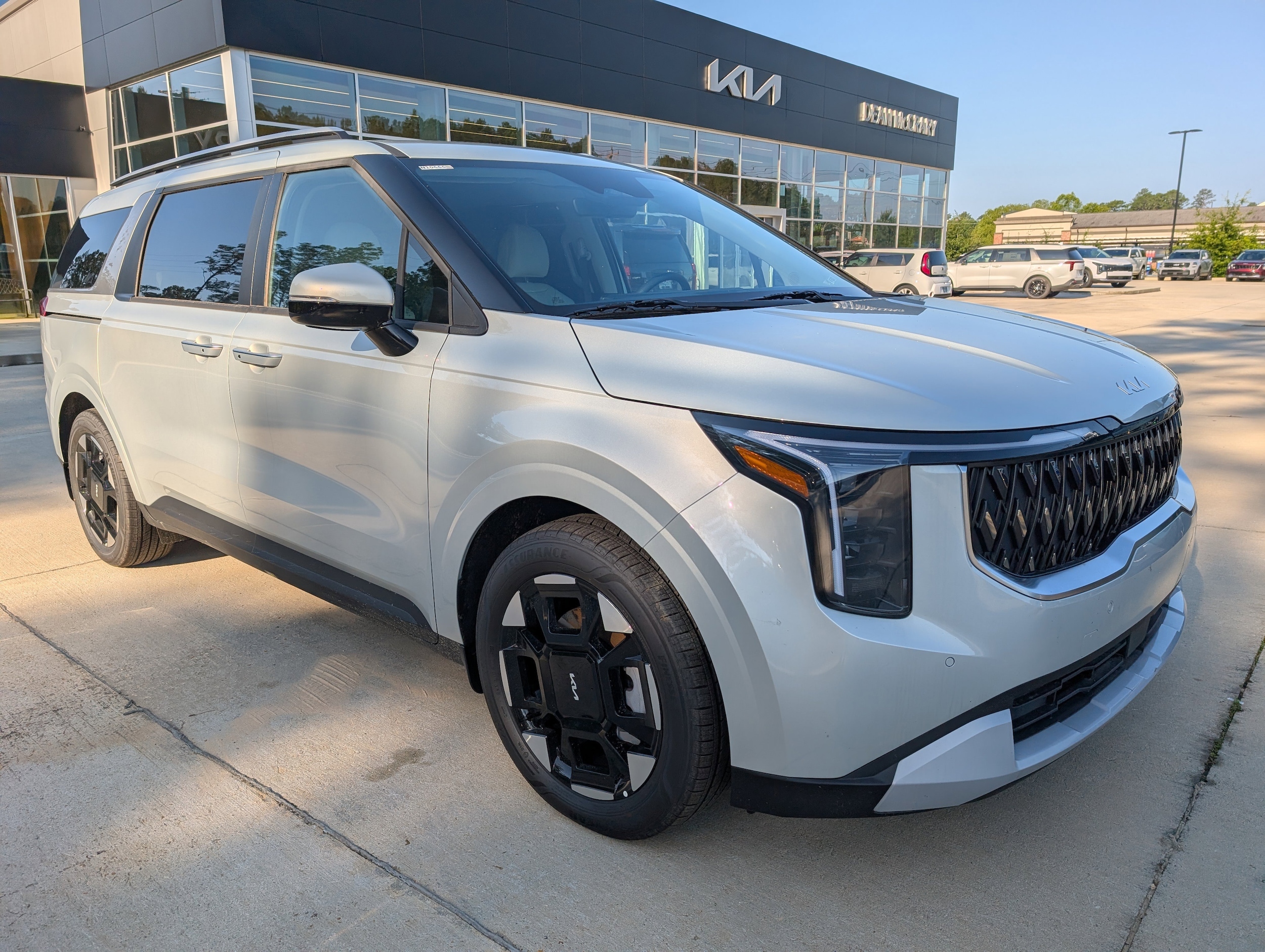 2026 Kia Sedona EX's photo