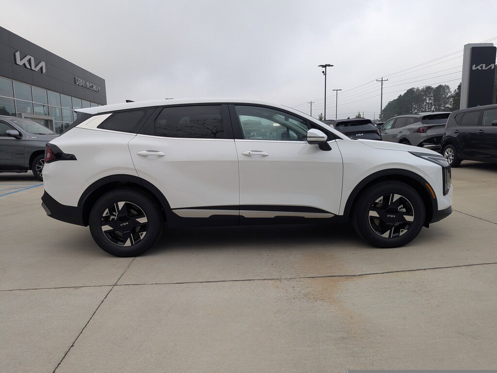 New 2026 Kia Sportage LX SUV