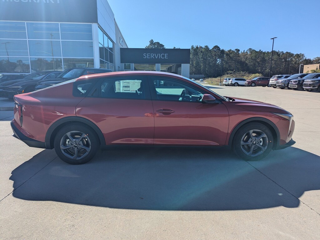 New 2025 Kia K4 LXS Sedan