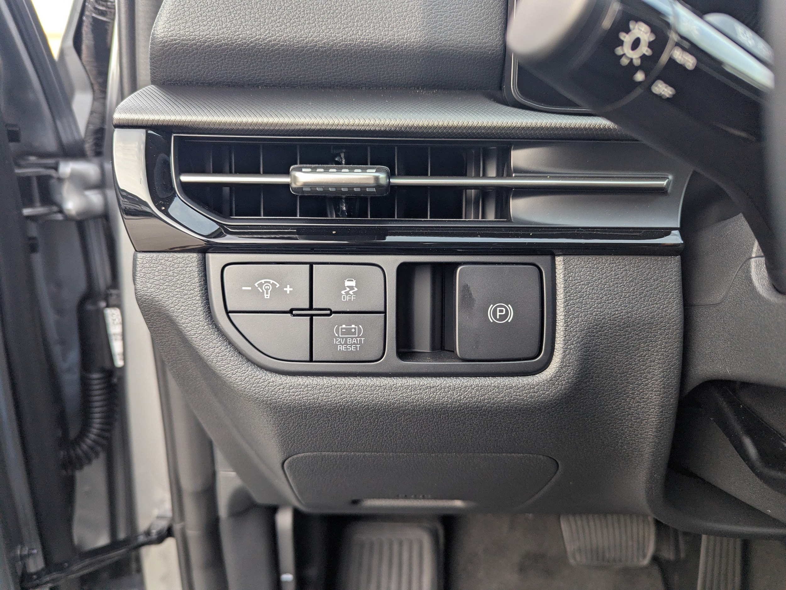 2026 Kia Sportage LX Hybrid - Photo 14