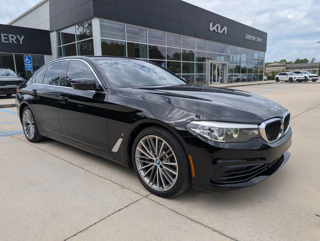 2019 BMW 5 Series 530e iPerformance Sedan's photo