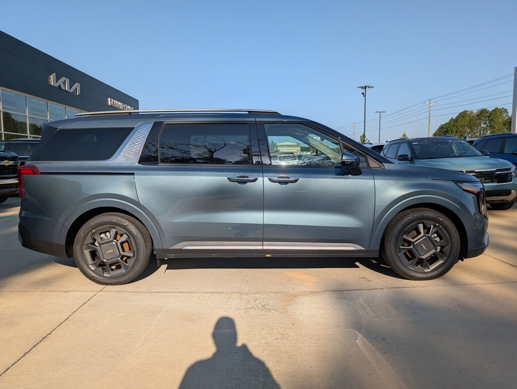 New 2026 Kia Carnival SX Van Passenger Van