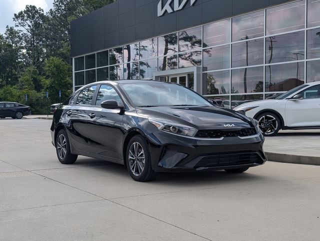 2024 Kia Forte LXS AT's photo