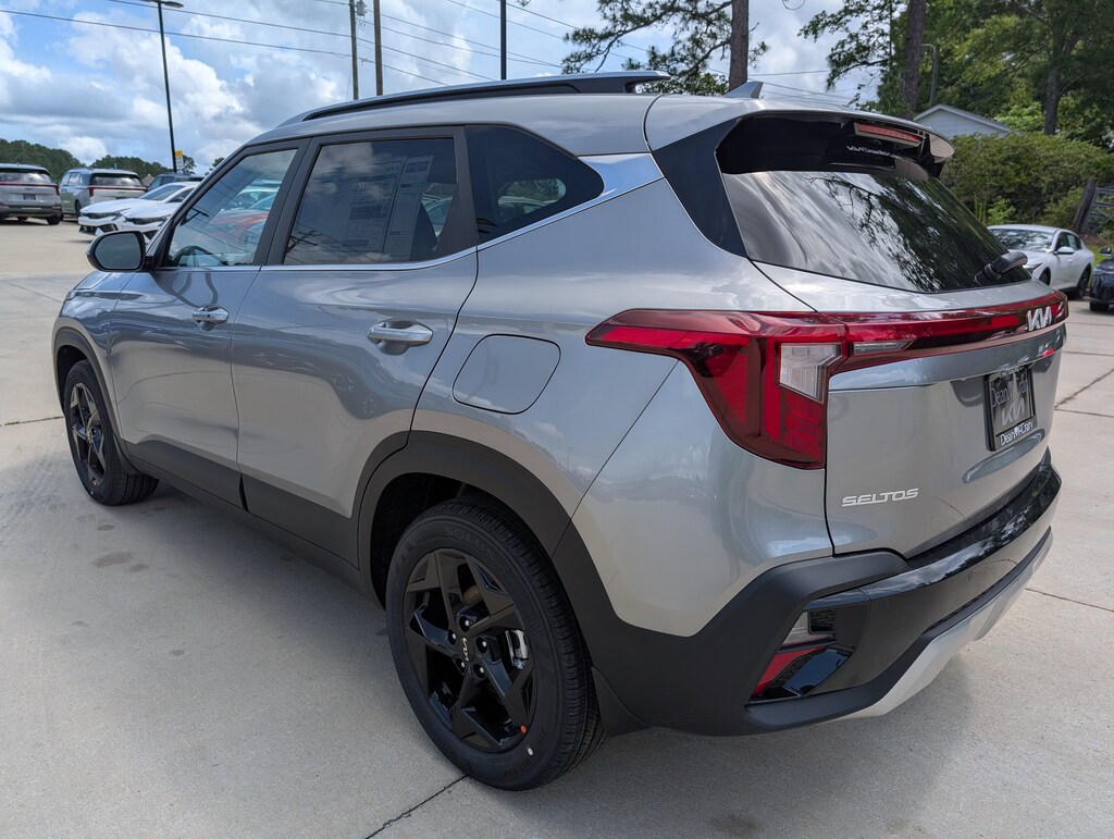 New 2026 Kia Seltos EX SUV