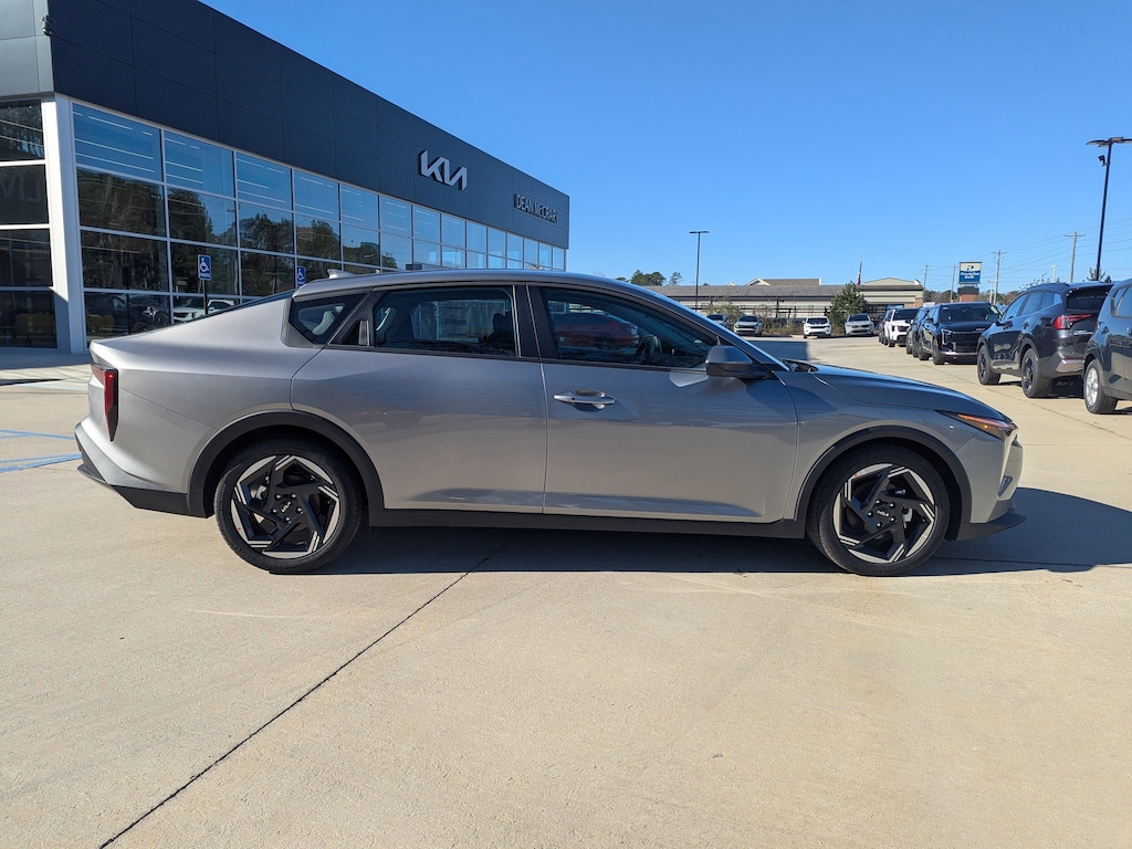 New 2025 Kia K4 EX Sedan