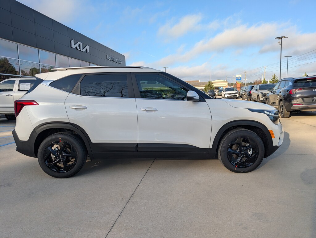 New 2026 Kia Seltos EX SUV