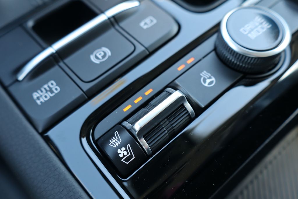 2025 Kia K5 EX - Photo 10