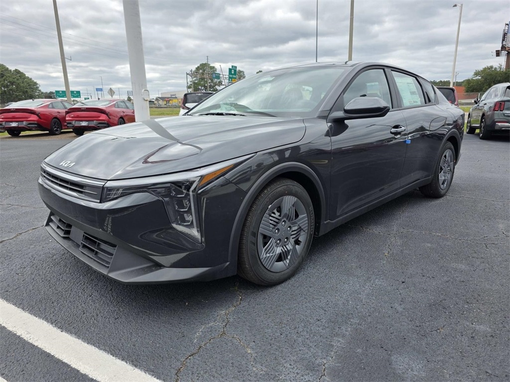 New 2025 Kia K4 LX Sedan