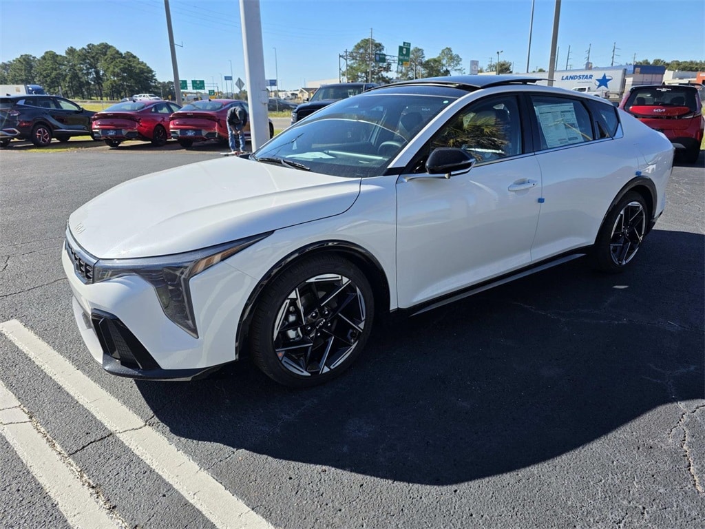 New 2025 Kia K4 GT-Line Sedan