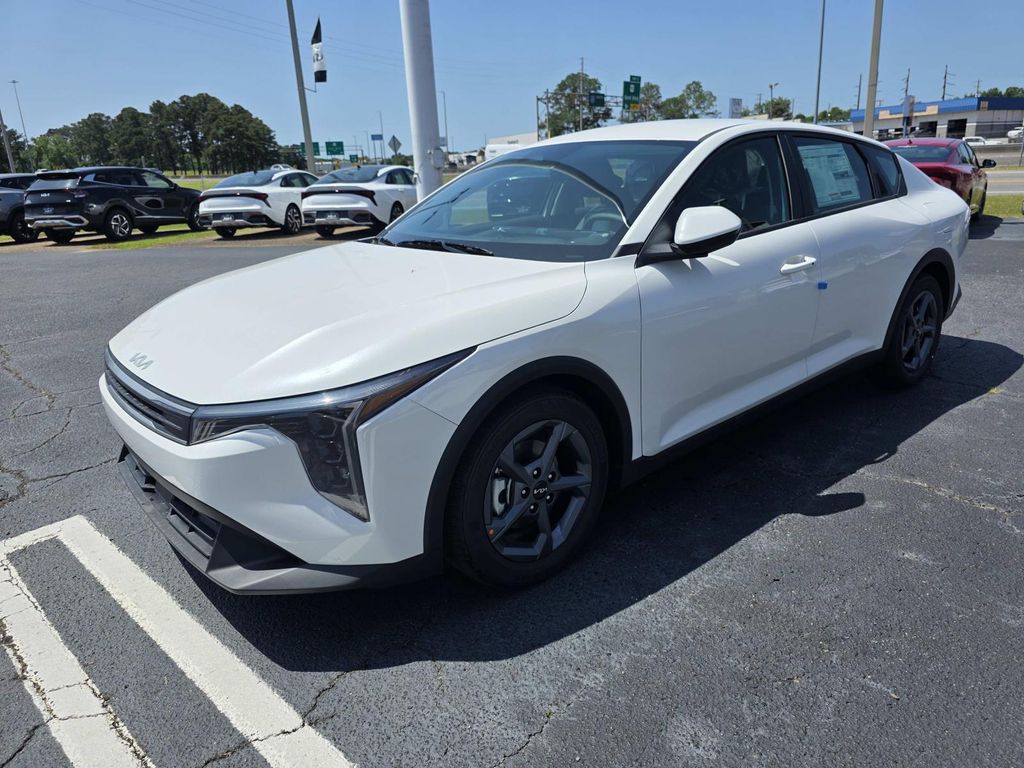 2026 Kia K4 LXS AT's photo