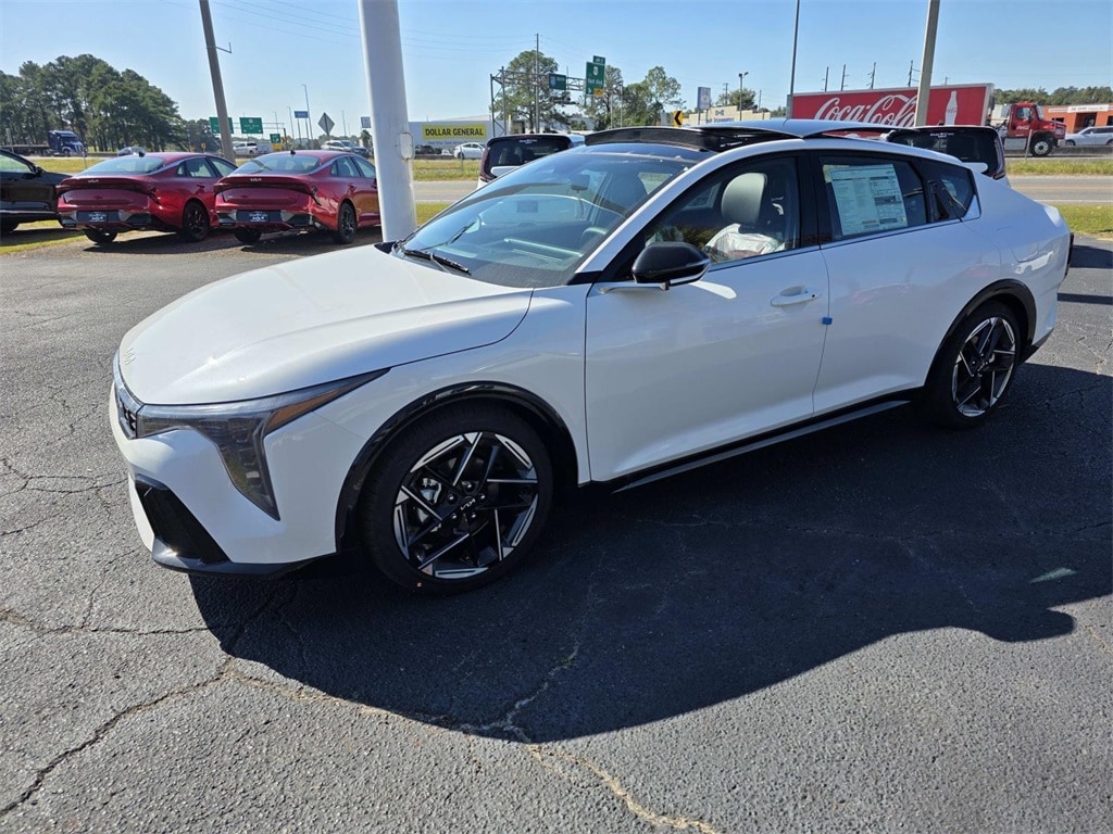 New 2025 Kia K4 GT-Line Sedan