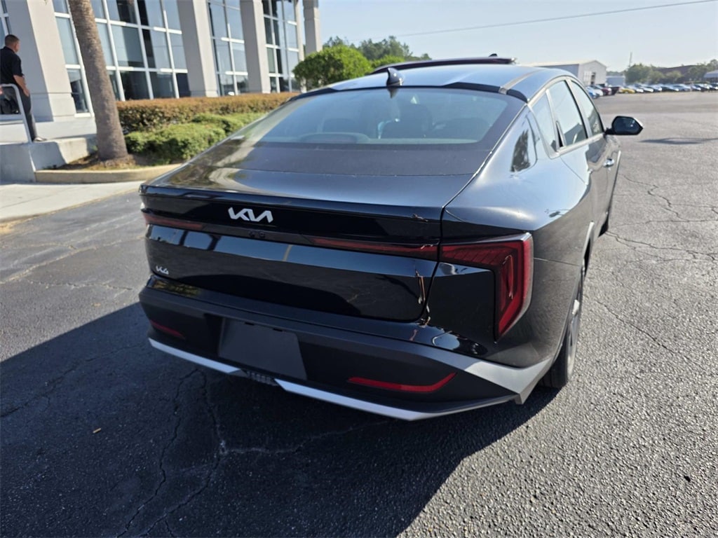 New 2025 Kia K4 LXS Sedan