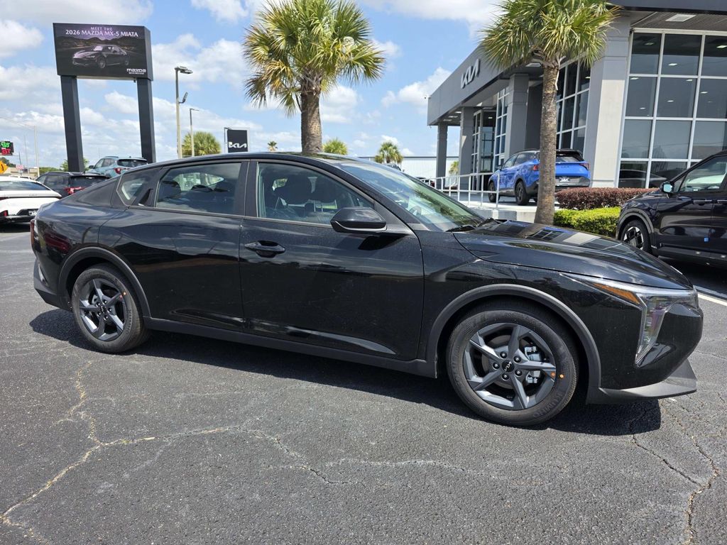 2026 Kia K4 LXS AT's photo