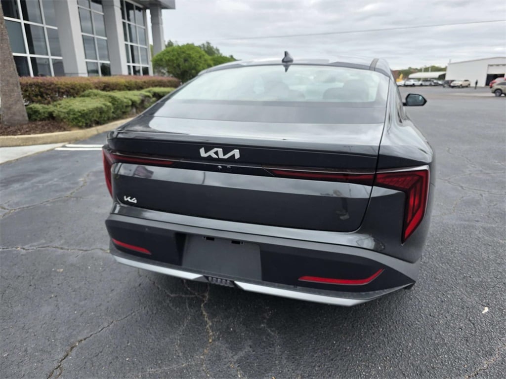 New 2025 Kia K4 LXS Sedan