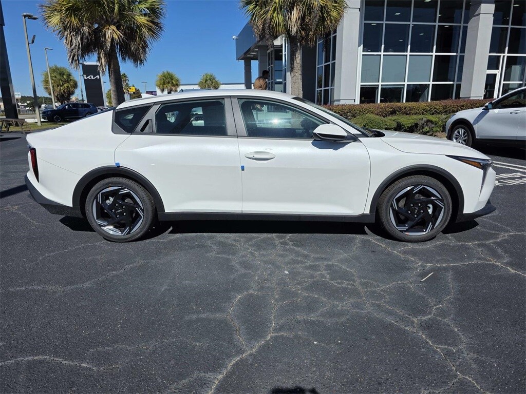 New 2025 Kia K4 EX Sedan