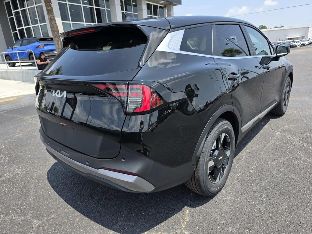 New 2026 Kia Sportage LX SUV